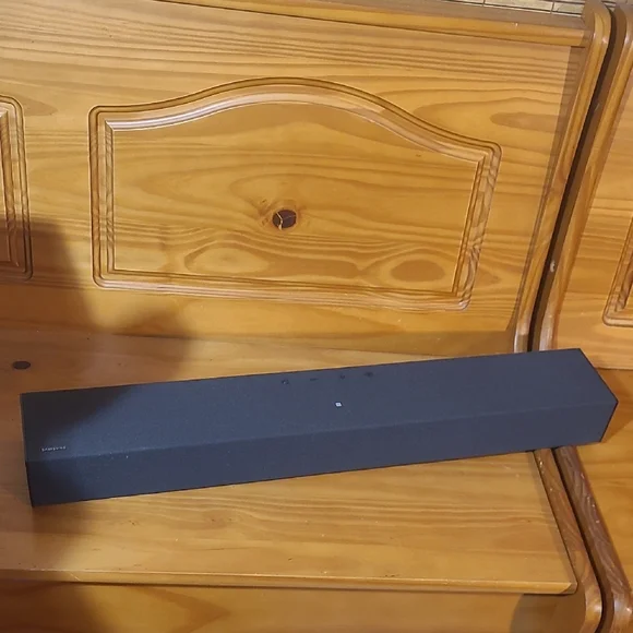 Samsung Soundbar (Like New) - Picture 3 of 12